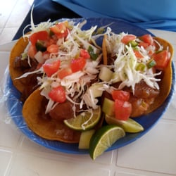 Los De Pescado Palapa - Deliciosios tacos uno de camaron y uno de pescado 2 como la gente para empezar