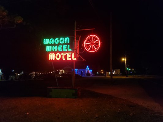 Wagon Wheel Motel by null