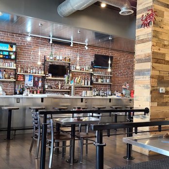 Slapfish - Bar - Seafood Near Me - Indianapolis, Indiana