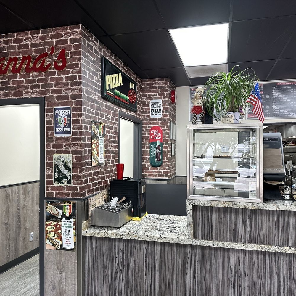 Gianna's Pizza Center - Pizza Near Me - Plantation, Florida