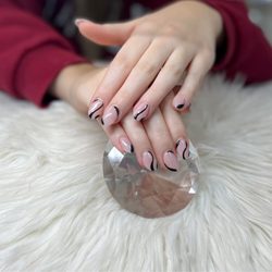 All About Nails Beauty Lounge - Nails by Pia
