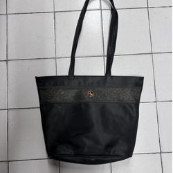 Free'P'Star - $10 price was good. Signs of wear in person, not the photo but definitely worth the price.