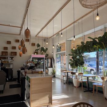 Acai Jungle Cafe - Inside - comfy seating on bench - Sandwiches Near Me - Burbank, California Acai Jungle Cafe - Inside - comfy seating on bench - Sandwiches Near Me - Burbank, California