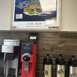 Harry’s Bagels - Coffee station