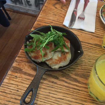 Duke's Grocery - Pubs Near Me - Washington, DC, District of Columbia