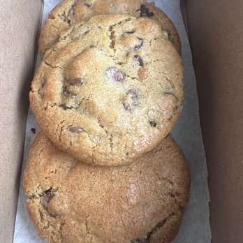 Cookiez By Sara - Classic Chocolate Chip fresh from the oven - Bakeries Near Me - Foster City, California Cookiez By Sara - Classic Chocolate Chip fresh from the oven - Bakeries Near Me - Foster City, California