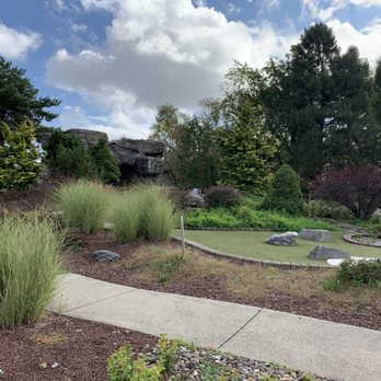 Oasis Restaurant - Mini Golf Near Me - Allentown, Pennsylvania