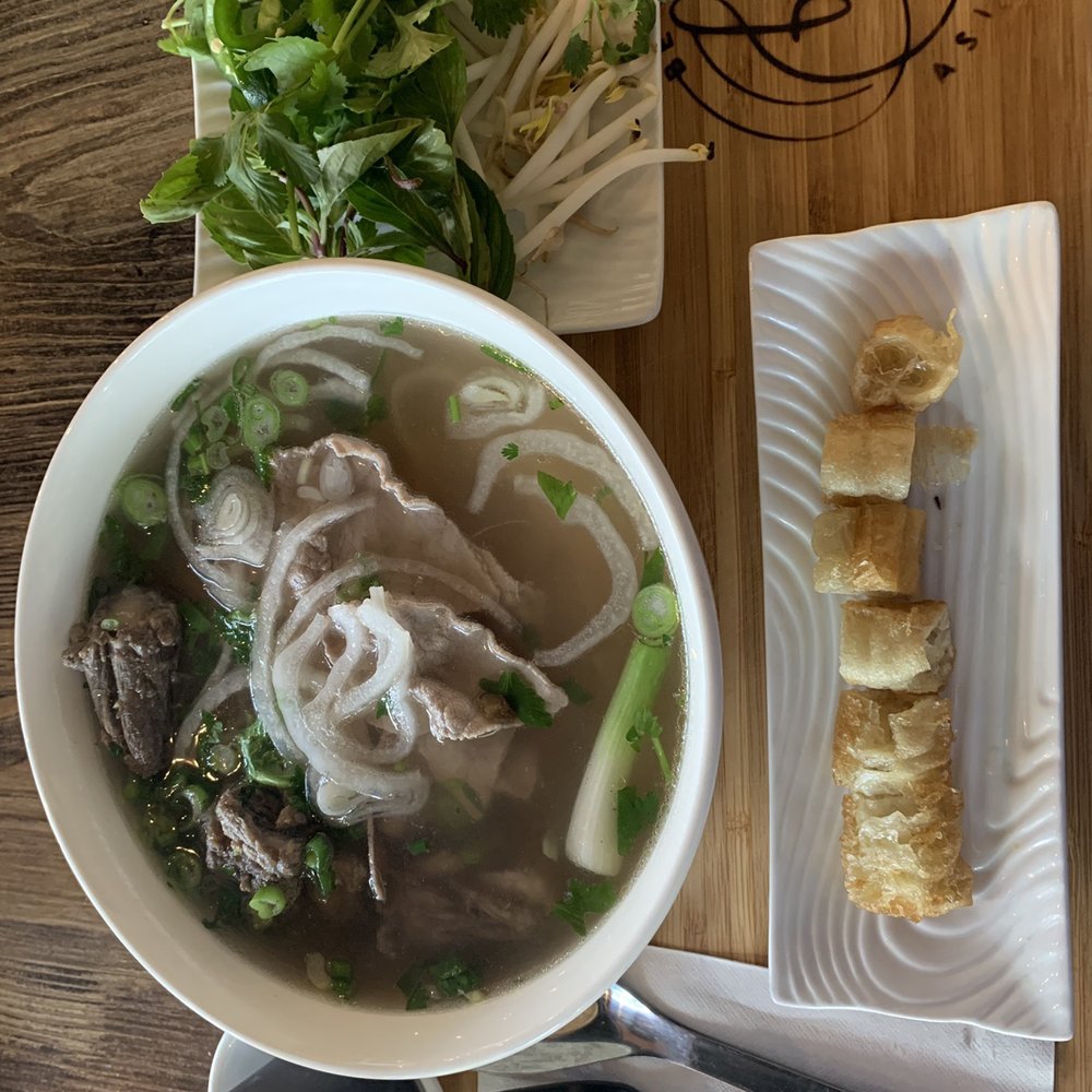 Be-Em Asian Kitchen - Oxtail and filet pho with small pieces of breadsticks - Japanese Near Me - Charlotte, North Carolina