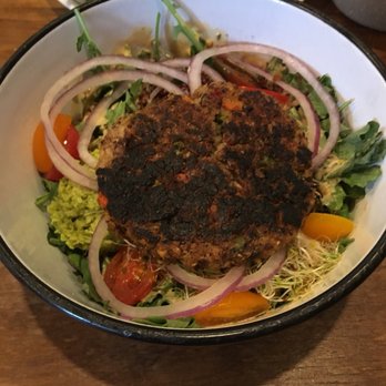 Bareburger - Forest Hills - Cali fresh salad with quinoa patty - Burgers Near Me - Forest Hills, New York