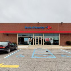 Bank of America Financial Center - Storefront