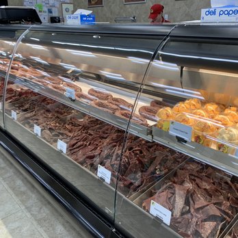 Buc-ee's - Beef jerky case - Convenience Stores Near Me - Richmond, Kentucky