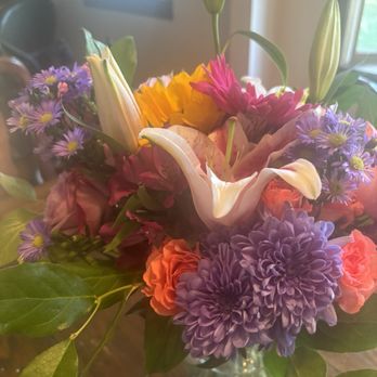 Annie Occasion For Any Occasion - Flower arrangement - Florists Near Me - Bloomingdale, Illinois