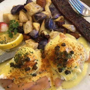 Sweet Maple - Hemingway - smoked salmon, lemon, capers, cucumber wasabi hollandaise - American Near Me - San Francisco, California Sweet Maple - Hemingway - smoked salmon, lemon, capers, cucumber wasabi hollandaise - American Near Me - San Francisco, California