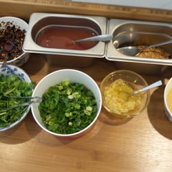 YouYou Noodle House - Gewürzetheke