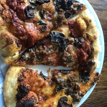 Bobby's Hot And Cheesy - A look at the pizza, tasted better than it appeared! - Pizza Near Me - Roanoke, Virginia