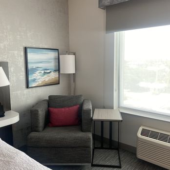 Hampton Inn Delray Beach - Hotel room seating - Hotels Near Me - Delray Beach, Florida