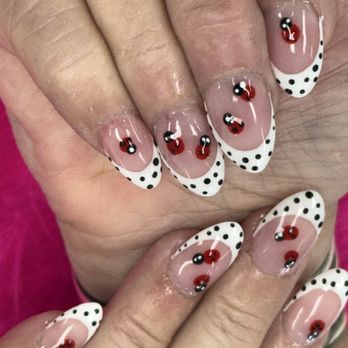 Tommy's Hair & Nails - Hair Salons Near Me - Everett, Washington Tommy's Hair & Nails - Hair Salons Near Me - Everett, Washington