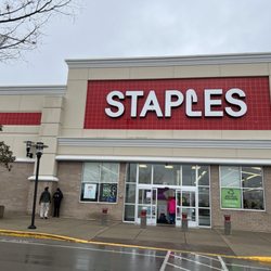 Staples - Store