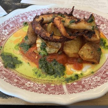 Treva Restaurant & Bar - Pulpo - Italian Near Me - West Hartford, Connecticut