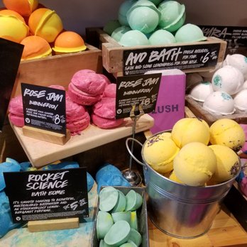 Lush - Rose jam is a sweet scented bubble bar - Cosmetics & Beauty Supply Near Me - Farmington, Utah