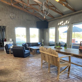 Sera Fina Cellars - Tasting room - Wineries Near Me - Plymouth, California