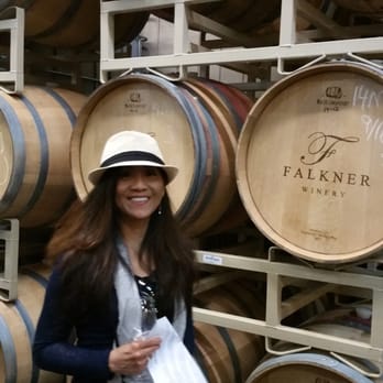 Grapeline Wine Tours - Wine Tours Near Me - Temecula, California