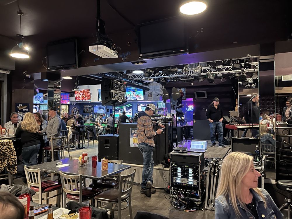 US 12 Bar And Grill