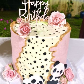 Dessert Lair - Panda birthday cake (white chocolate, Oreo, raspberry cake) - Desserts Near Me