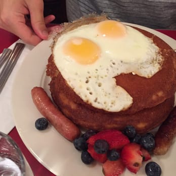 CAFÉ LULUc - Pancakes 9.5/10 - French Near Me - Brooklyn, New York CAFÉ LULUc - Pancakes 9.5/10 - French Near Me - Brooklyn, New York