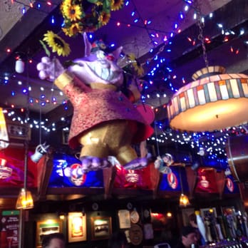 Butch McGuire's - Decked out for GD - Irish Near Me - Chicago, Illinois