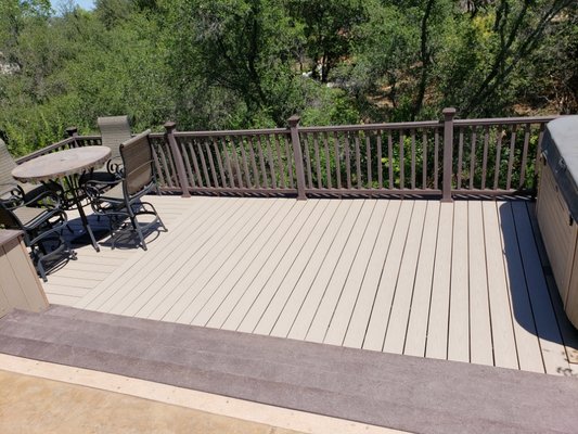 Trex and Vynil hand rails - This deck was in bad shape roden wood wetake out whatever was bad Trex and Vynil hand rails - This deck was in bad shape roden wood wetake out whatever was bad