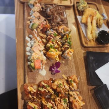 Aikan Sushi - Tempura 10/10 in the back - Izakaya Near Me - Northridge, California