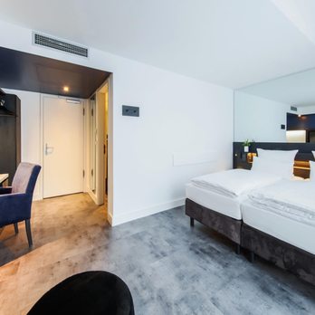 Lindemanns - Quiet & Big - Hotels Near Me - Berlin, BE
