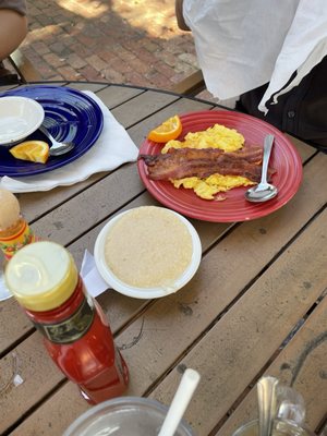 Deli Lane Cafe & Sunset Tavern by null