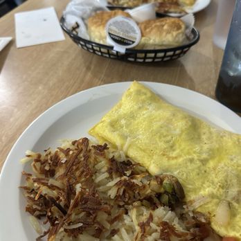 State line Diner - Veggie omelette with hashbrowns - Diners Near Me - Danville, Virginia