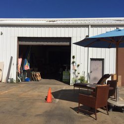 Da Warehouse - Warehouse Entrance with hardly any signs telling you it's "Da Warehouse", but it's here with lots & lots of furniture to look at.