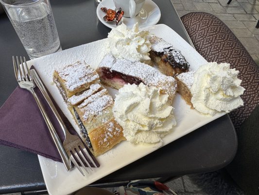 Strudel Cafe Kroll by null