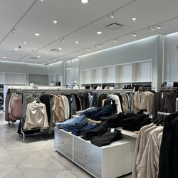 H & M - Interior