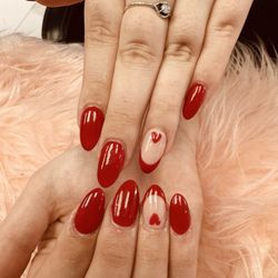 Glossy Nails & Spa