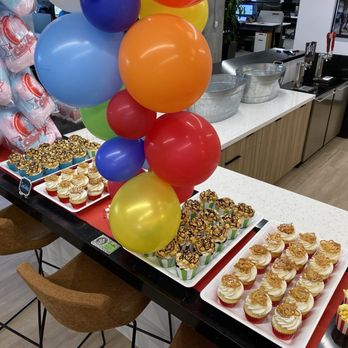 Bada Bling Cupcakes - Yummy chocolate fudge caramel corn and vanilla fun Fetti funnel cake, cupcakes - Cupcakes Near Me - Gilbert, Arizona