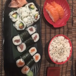 Via Kyoto - Menu maki avec une pire de Nigiri saumon en plus