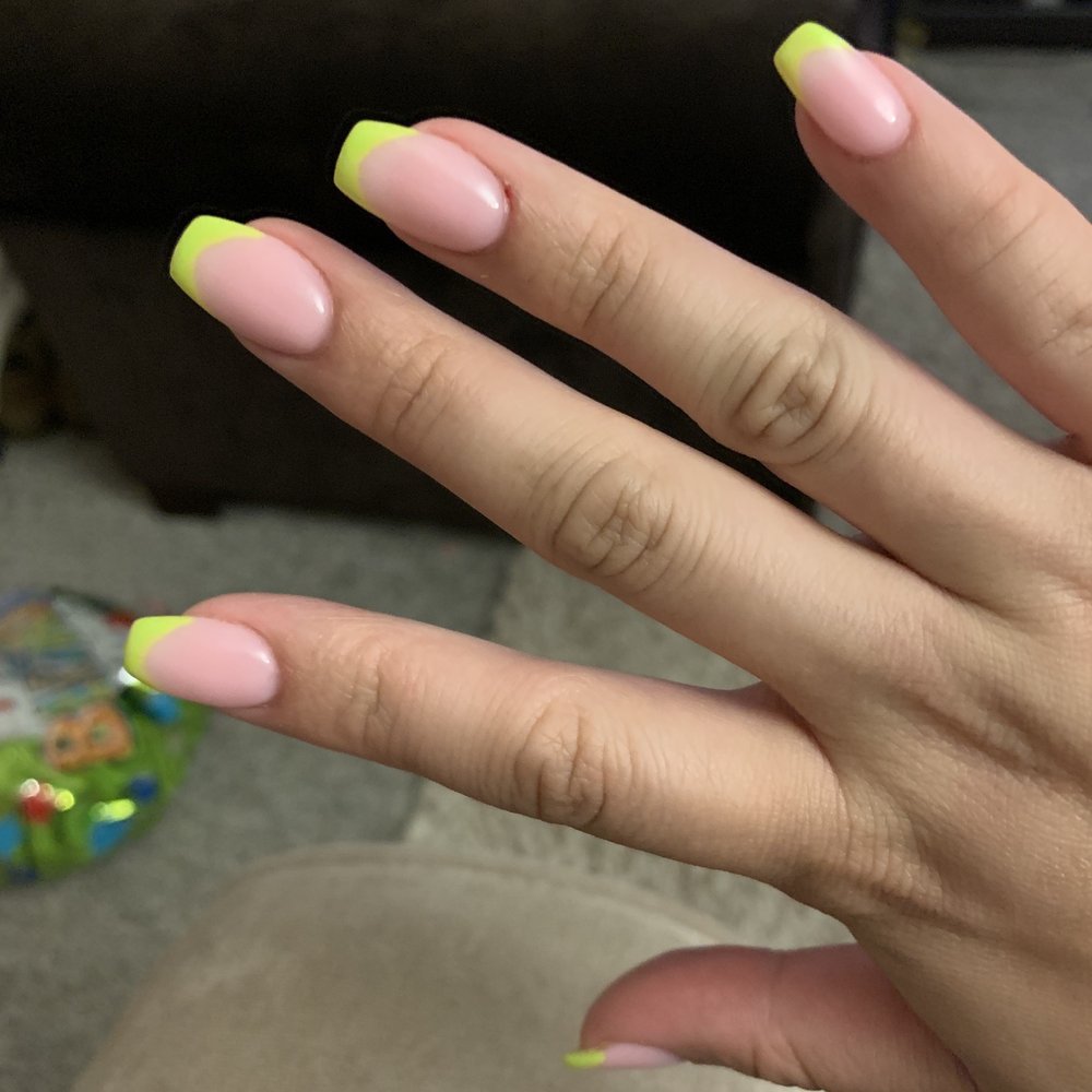 Top Style Nails Spa - Powder base, gel color on the tips. This is maybe 5 days after the fact - Nail Salons Near Me - Clifton, New Jersey