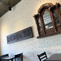 Lake and Bryant Cafe - Decor