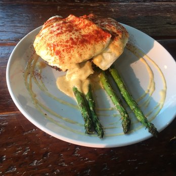 Beerline Cafe - Eggs Hash Benedict with Vegan Hollandaise - Vegetarian Near Me - Milwaukee, Wisconsin