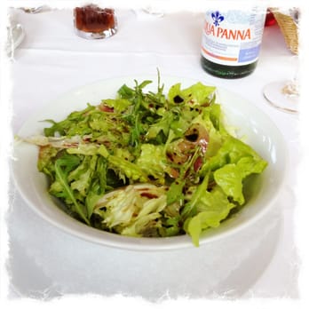 La Dolce Vita - Der zur MittagsPizza gehörende "grüne" Salat - Pizza Near Me - Munich, BY La Dolce Vita - Der zur MittagsPizza gehörende "grüne" Salat - Pizza Near Me - Munich, BY