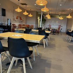 Zesty Thai - Seating area