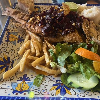Mariscos El Barco - Huachinango con ajillo. (red snapper w/ garlic and chile - Seafood Near Me - Manassas, Virginia Mariscos El Barco - Huachinango con ajillo. (red snapper w/ garlic and chile - Seafood Near Me - Manassas, Virginia