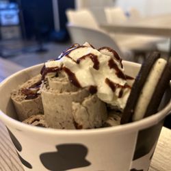Cate's Corner - Oreo Rolling ice cream