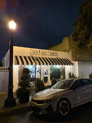 Coco & Jules Cookies by null