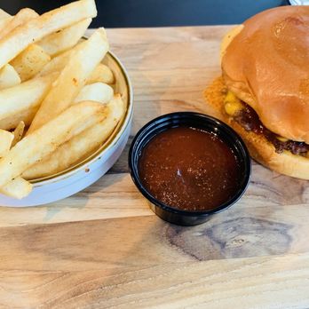 Unido - Unido Burger - Coffee Roasteries Near Me - Washington, DC, District of Columbia